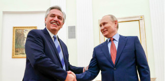 Alberto Fernández junto a Vladimir Putin - Foto: NA
