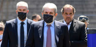 El ministro de seguridad, Aníbal Fernández, sale de los tribunales de Comodoro Py - Foto: NA