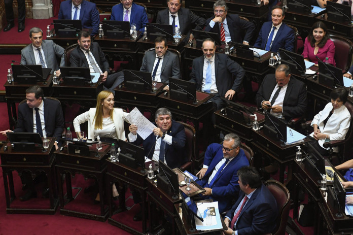 Senadores discuten el acuerdo con el FMI en el recinto - Foto NA: