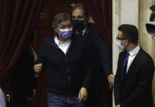 A último minuto, Máximo Kirchner apareció en Diputados y votó en contra del acuerdo con el FMI