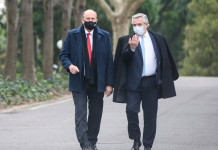 Omar Perotti volvió a apuntar contra Aníbal Fernández: “No necesitamos frases derrotistas; si eso es todo lo que hay para dar, no alcanza” Omar Perotti junto a Alberto Fernández -