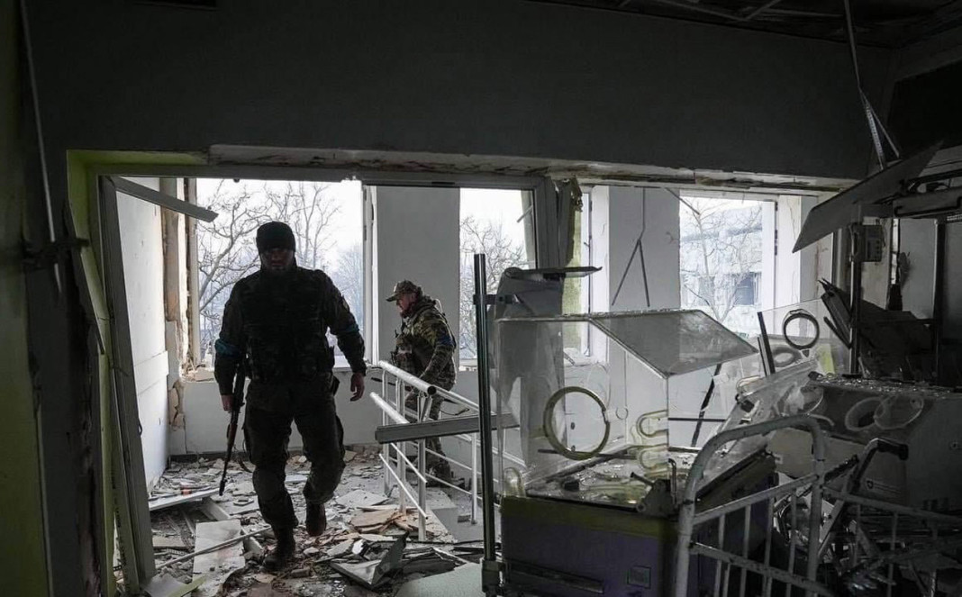 Bombardeos rusos en la ciudad de Mariupol afectaron una maternidad y oros objeticos civiles - Foto: NA