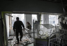 Guerra Rusia-Ucrania: Vladimir Putin anuncia que hasta 16.000 voluntarios extranjeros se suman a sus filas Bombardeos rusos en la ciudad de Mariupol afectaron una maternidad y oros objeticos civiles - Foto: NA
