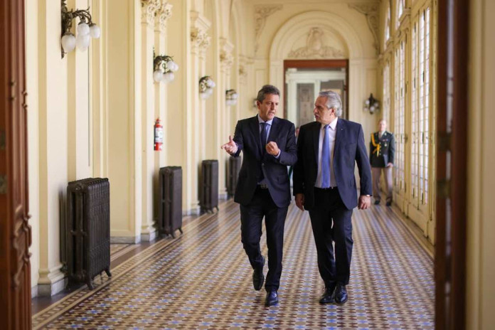 Alberto Fernández junto a Sergio Massa - Foto: NA