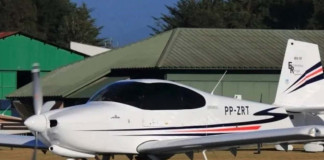 La aeronave, una Vans RV10 con matrícula de Brasil PP-ZRT perdido sobre el mar -
