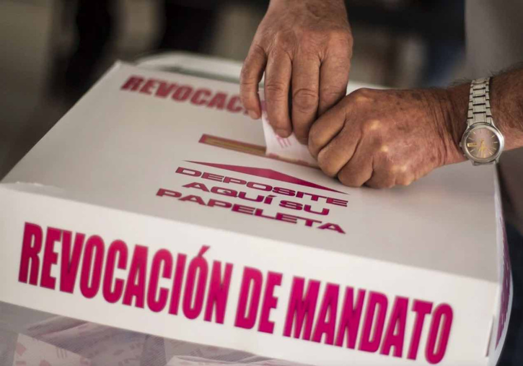 El primer referendo revocatorio en la historia de México - Foto