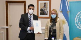 El intendente de 28 de Noviembre, Fernando Españon junto a Alicia Kirchner - Foto: prensa de gobierno