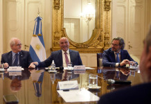 Juan Manzur reconoció que deja el Gabinete “el año que viene” El jefe de Gabinete, Juan Manzur, en una nueva reunión de Gabinete - Foto: NA