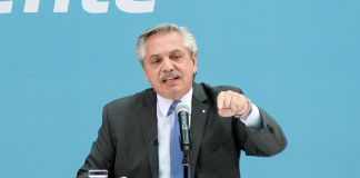 El presidente Alberto Fernández en un acto esta tarde - Foto: NA