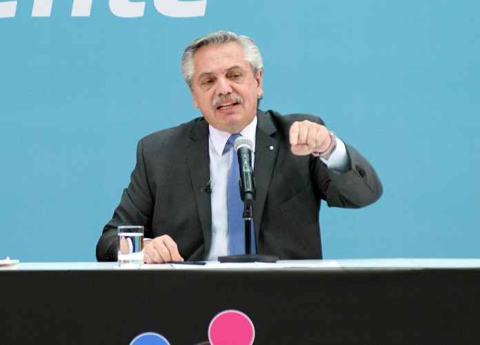 El presidente Alberto Fernández en un acto esta tarde - Foto: NA