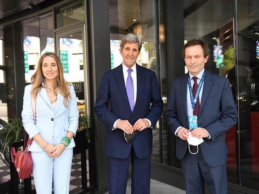 La reunión en la que participaron Gustavo Béliz, Cecilia Nicolini junto a John Kerry