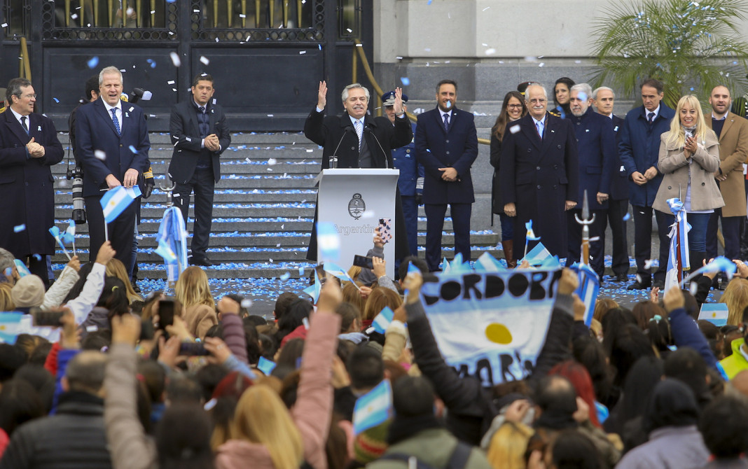 El presidente Alberto Fernández encabeza un acto por el Día de la Bandera Foto: NA