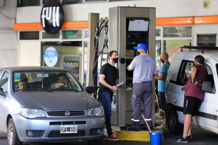 Gasoil falta del combustible en el país - Foto: NA