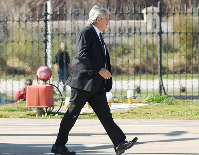 El presidente Alberto Fernández llegó este mediodía a la casa Rosada - Foto: NA