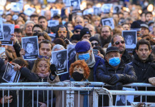 Se realizó el acto central por el aniversario número 28 del atentado a la AMIA - Foto: NA