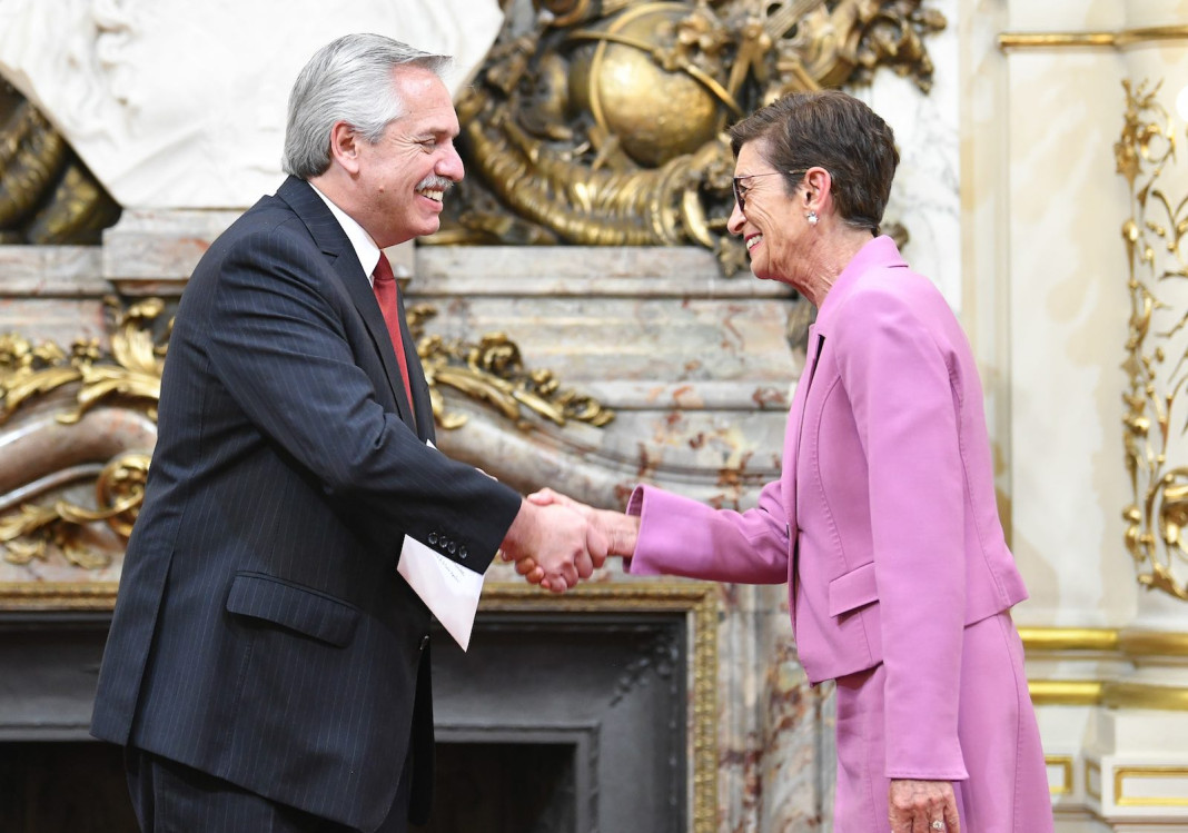 El presidente Alberto Fernández encabezó esta tarde en la Casa Rosada la ceremonia de recepción de las cartas credenciales de los nuevos embajadores - Foto: NA