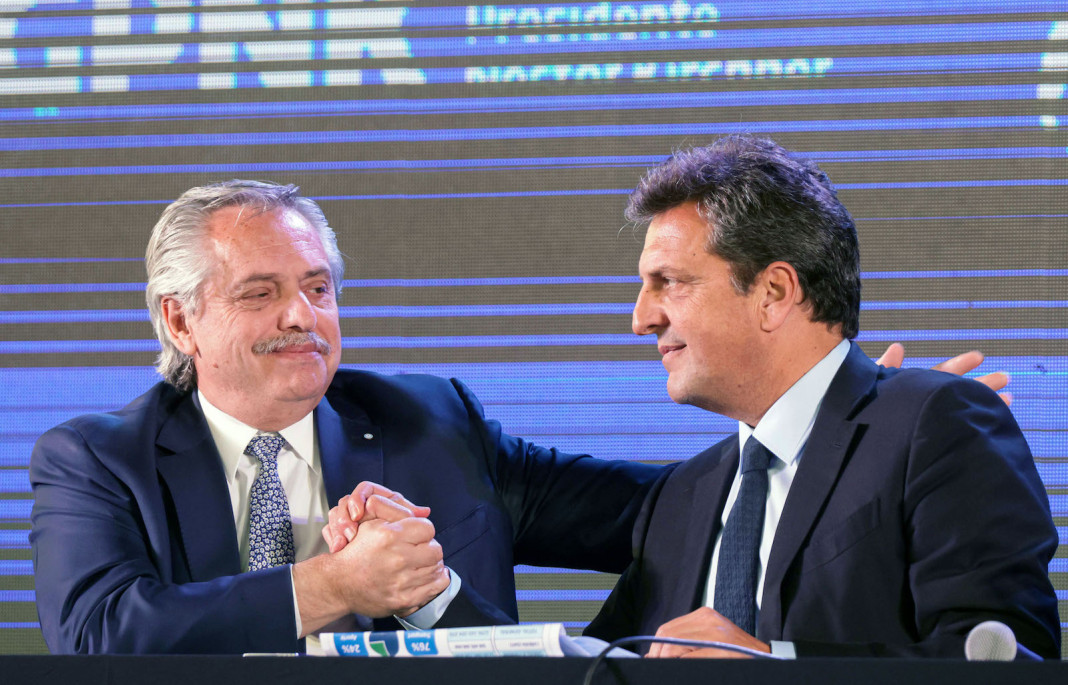 El presidente Alberto Fernández encabeza la firma de contratos para el Gasoducto Presidente Néstor Kirchner - Foto: NA