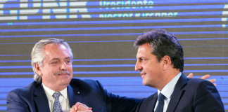 El presidente Alberto Fernández encabeza la firma de contratos para el Gasoducto Presidente Néstor Kirchner - Foto: NA