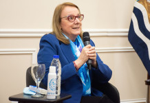 Alicia Kirchner aumentó el salario de sus funcionarios entre el 45 y el 65%, mientras a los empleados públicos le dio el 2% aceptado por los gremios estatales Alicia Kirchner gobernadora de Santa Cruz - Foto: Prensa de Gobierno