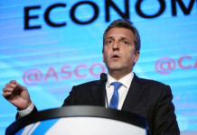 Frente a empresarios, Sergio Massa afirmó que “sin estabilidad macroeconómica no hay paz social” El ministro de economía, Sergio Massa, habla en el Council of Americas - Foto: NA