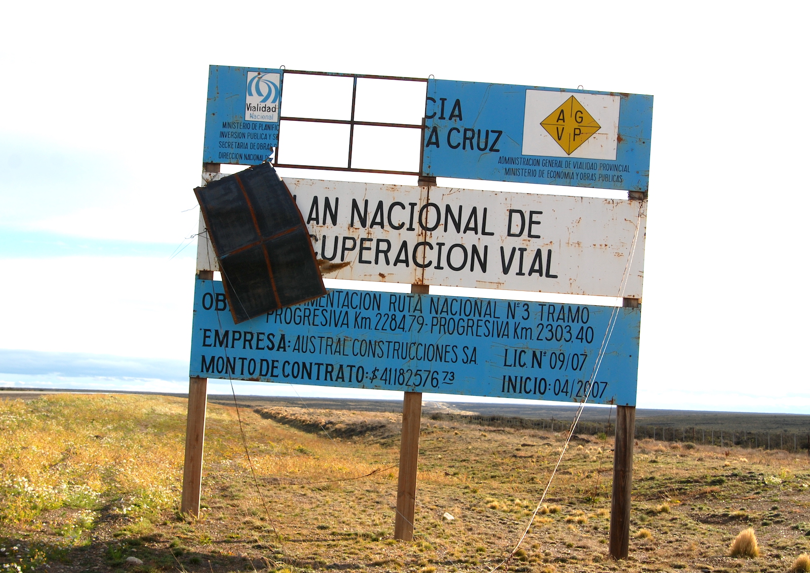 Cartel de obra en la ruta nacional Nº 3 en Santa Cruz adjudicado a la empresa Austral Construcciones - Foto: OPI Santa Cruz/Francisco Muñoz Cartel de obra en la ruta nacional Nº 3 en Santa Cruz adjudicado a la empresa Austral Construcciones - Foto: OPI Santa Cruz/Francisco Muñoz
