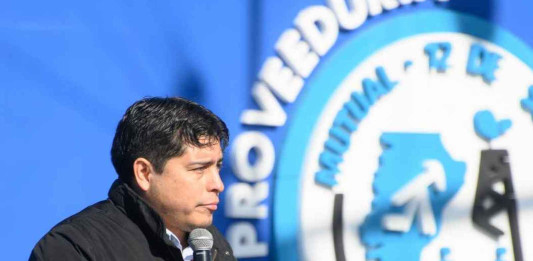 El Kirchnerista Claudio Vidal en la inauguración de una proveeduría en Río Gallegos - Foto: Prensa Vidal