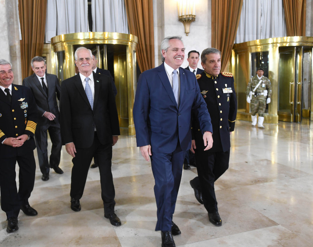 El presidente Alberto Fernández anunció esta noche la implementación de un “proceso de jerarquización profesional y reordenamiento salarial” para los integrantes de las Fuerzas Armadas - Foto: NA