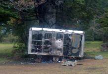 El conflicto mapuche en Río Negro sumó un nuevo episodio de violencia luego de que un grupo encapuchado incendiara una obra en construcción y el puesto de Gendarmería que lo custodiaba - Foto: NA
