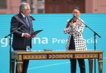 La ministra de las Mujeres, Ayelén Mazzina, explicó por qué cambió de posición sobre el aborto: “Estaba en una situación muy difícil” Alberto Fernández toma juramento a Ayelén Mazzina como Ministra del Mujer - Foto: NA