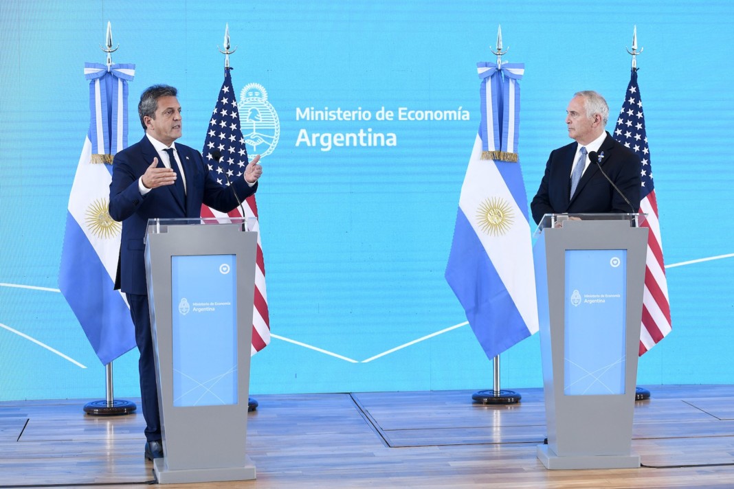 Sergio Massa firmó el acuerdo de intercambio de información con Estados Unidos - Foto: Prensa Ministerio Economía