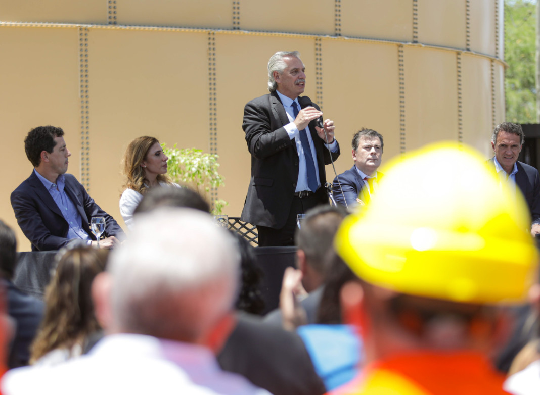 Alberto Fernández inauguró en la provincia de Santiago del Estero, junto al gobernador Gerardo Zamora, el acueducto Simbolar-Añatuya - Foto: NA