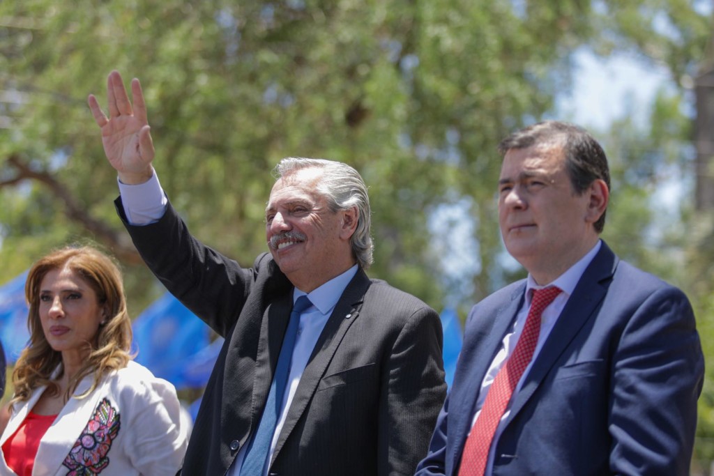 Alberto Fernández inauguró en la provincia de Santiago del Estero, junto al gobernador Gerardo Zamora, el acueducto Simbolar-Añatuya - Foto: NA