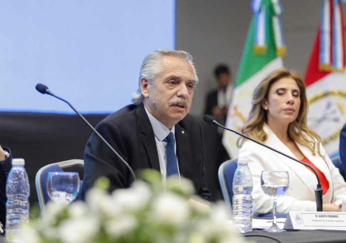El presidente Alberto Fernández en un acto en Santiago del Estero - Foto: NA