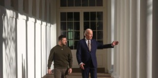El presidente ucraniano, Volodimir Zelensky junto a Joe Biden en la Casa Blanca - Foto: NA