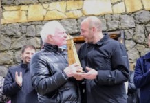 La nave de los condenados. Mientras la justicia investiga, imputa y condena, el Intendente de Río Turbio los homenajea y declara “Huésped de Honor” Nelson Perotti es declarado Huésped de Honor de Río Turbio -