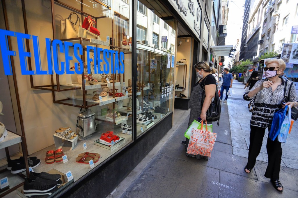 Compras de navidad 2022 en el país - Foto: NA