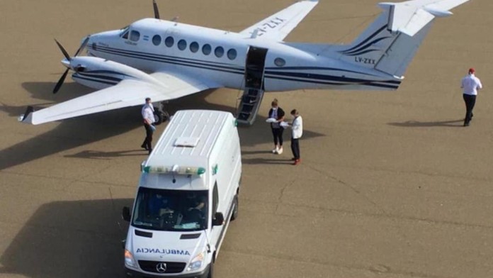 El avión sanitario King Air 350 llegó reparado, pero a falta de personal y aparatología, la provincia sigue alquilando vuelos ante urgencias