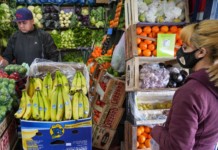 Ventas minoristas registran caída del 2,8% en mayo, marcando el mayor descenso del año La inflación del año 2022 fue de un 94,8% - Foto: NA