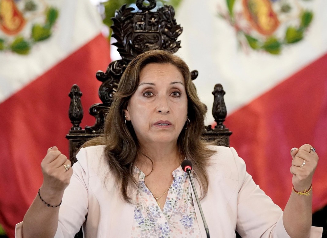 La presidenta de Perú Dina Boluarte - Foto: NA