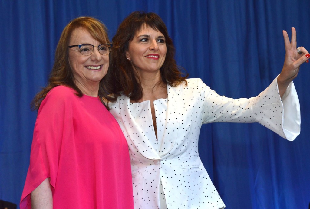 La Ministra de la Producción de Santa Cruz, Silvina Córdoba junto a Alicia Kirchner - Foto: Prensa Gobierno