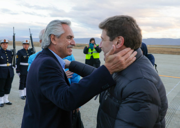 El presidente Alberto Fernández arribó a Ushuaia fue recibido por el gobernador Gustavo Melella - Foto: NA