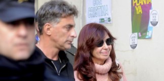 Cristina Kirchner junto a su jefe de seguridad Diego Carbone -