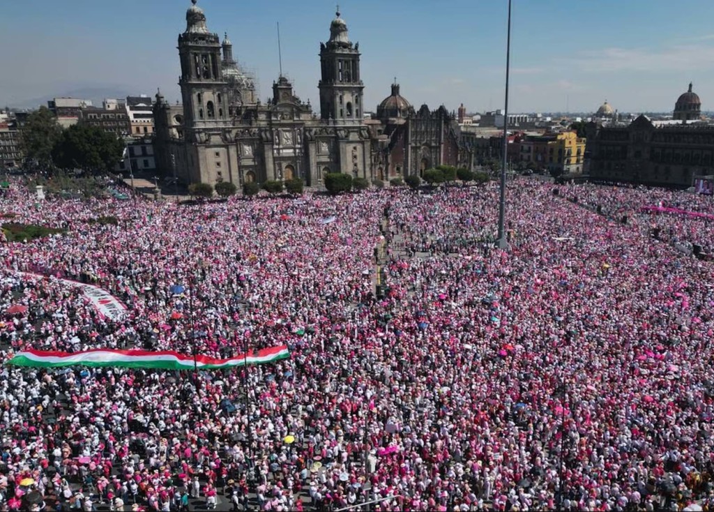Marcha en México contra la reforma de López Obrador - 