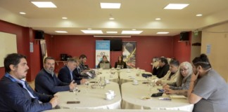 Mesa paritaria del Gobierno de Alicia Kirchner con los docentes de Adosac -