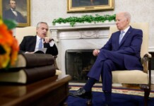 El presidente norteamericano, Joe Biden, recibe a su colega argentino Alberto Fernández, en el salón Oval de la Casa Blanca - Foto: NA