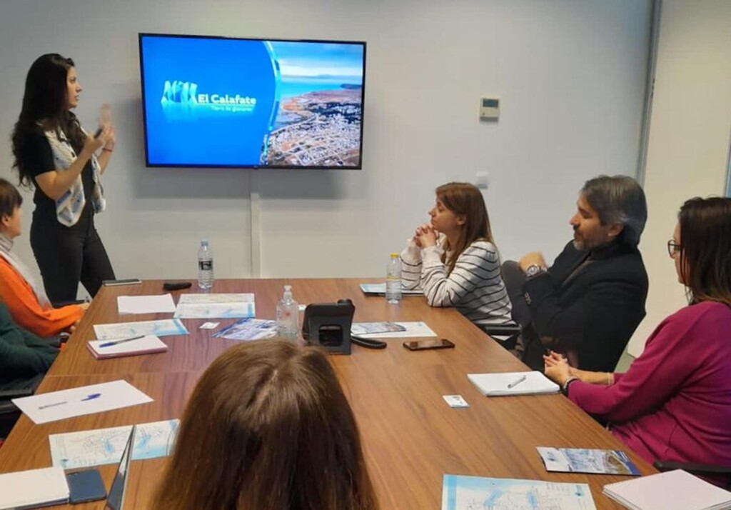 La directora de relaciones institucionales, Mariela Florio en España - Foto: