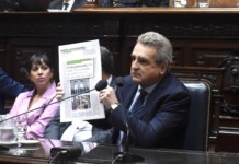 El jefe de Gabinete Agustín Rossi en la Cámara de Diputados - Foto: NA