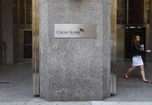 Credit Suisse se recupera tras el mega millonario rescate, pero crece el temor por el banco First Republic de EE.UU. que se desploma El banco Credit Suisse - Foto: NA