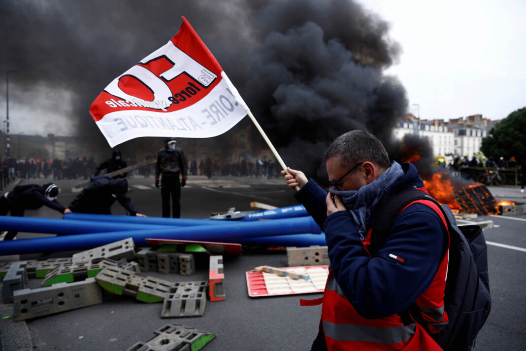 Ceden las protestas en Francia - Foto: NA