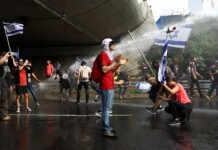 Convocan una huelga general en Israel para detener la reforma judicial de Netanyahu Convocan una huelga general en Israel - Foto: NA